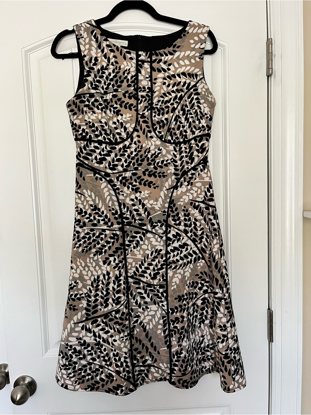 London Times Sleeveless A-Line Princess Dress‎ in Taupe Ivory Black Size 4